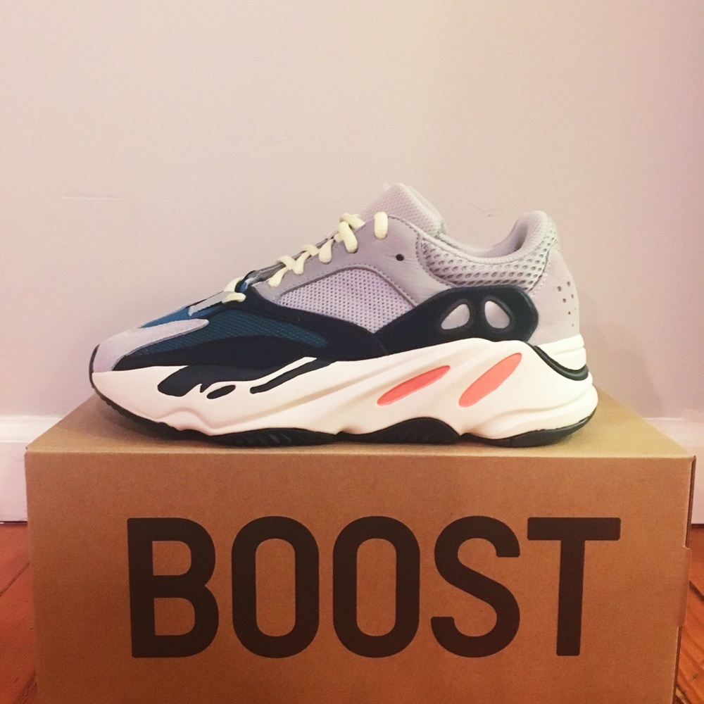 Yeezy Boost Wave Runner 700